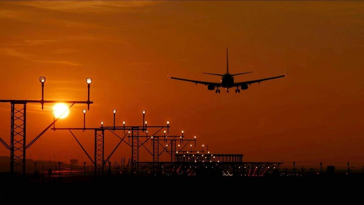 plane landing