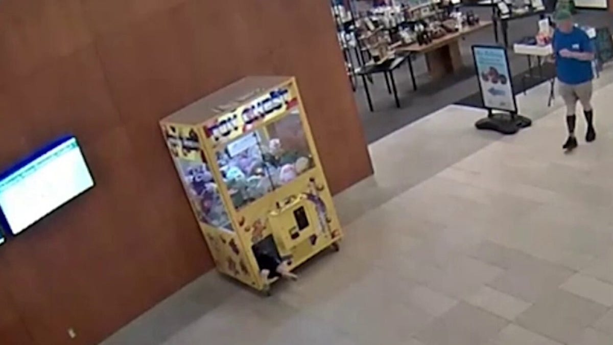 Child crawls into claw machine at Mason Community Center in Ohio