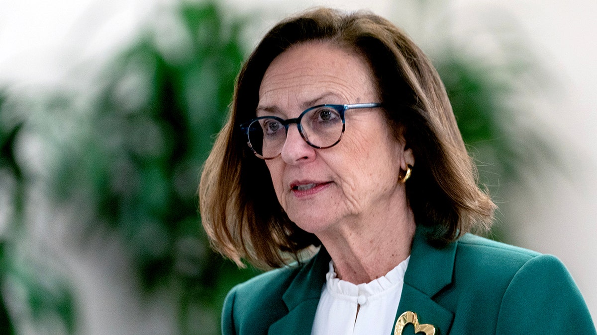 Sen. Deb Fischer