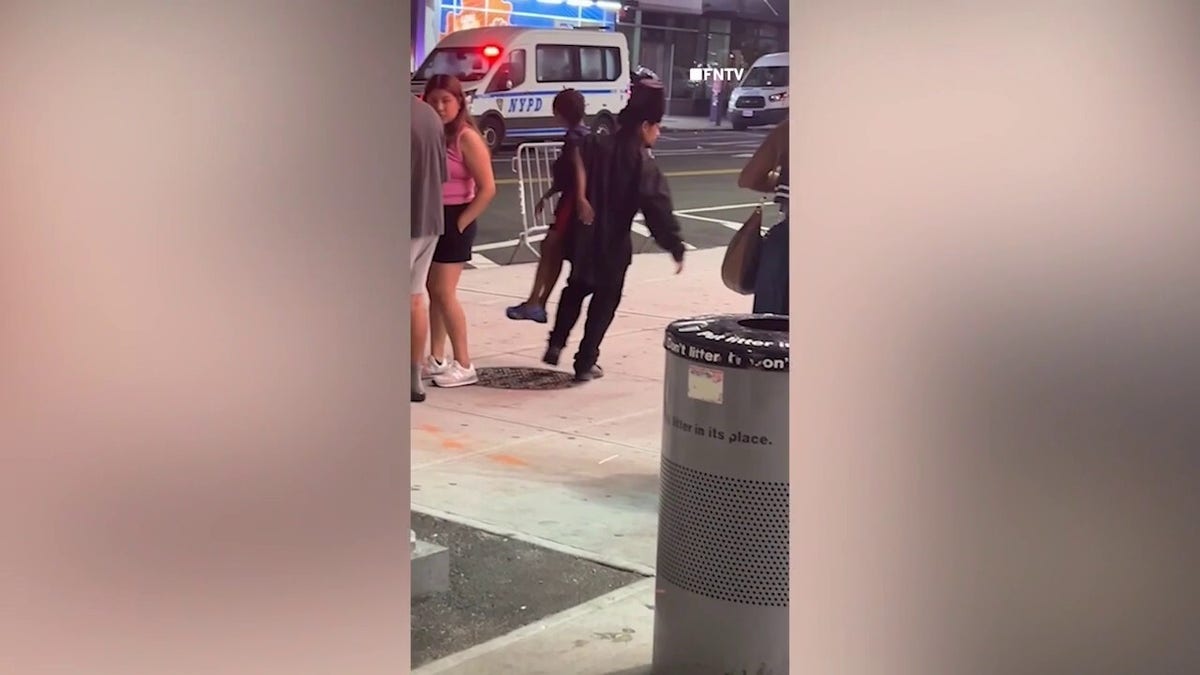 Man grabs child off a Brooklyn street