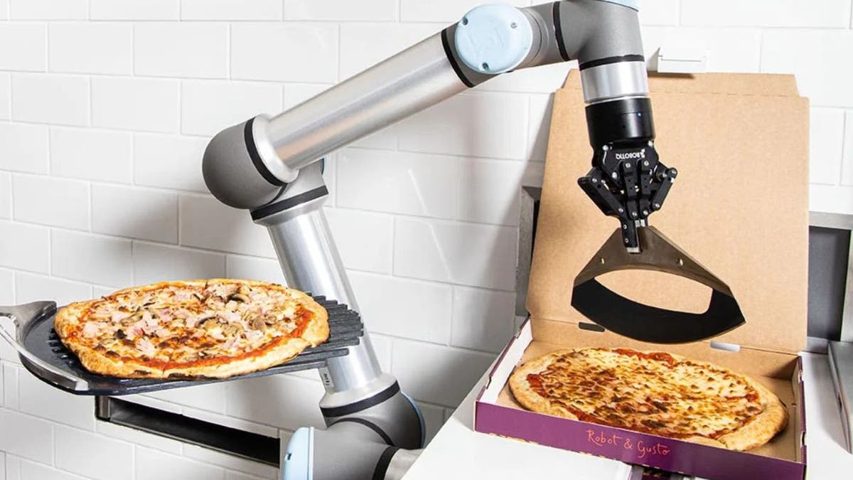 pizza-making robot
