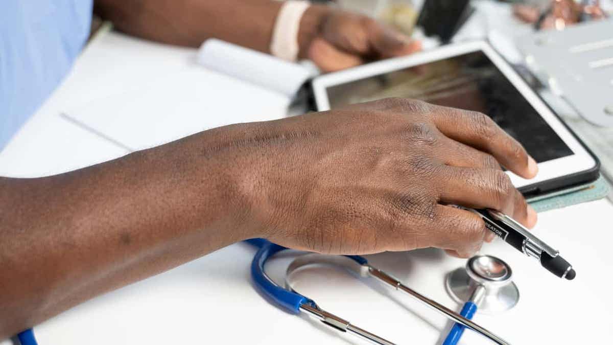 A healthcare professional using a tablet. (Kurt "CyberGuy" Knutsson)
