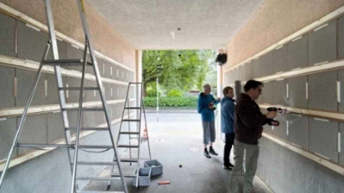 Sound absorbers tested in a driveway in Zurich.